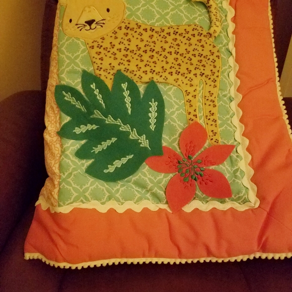 Levtex 5 piece crib bedding - Picture 6 of 6